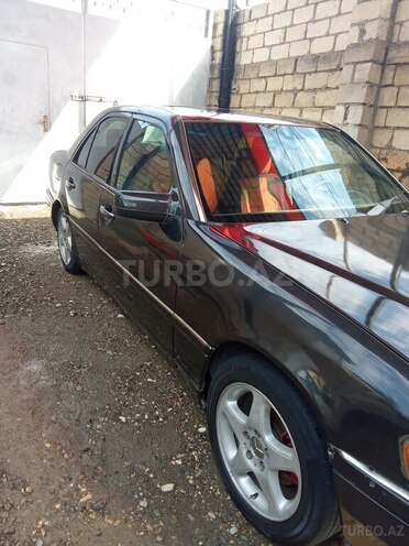 Mercedes C 220 1994, 157,752 km - 2.2 л - Yevlax
