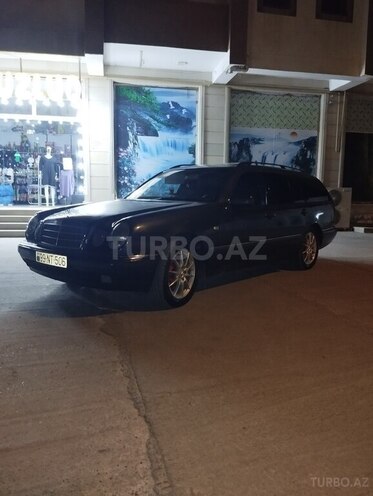 Mercedes E 240 1998, 435,851 km - 2.4 l - Salyan