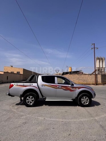 Mitsubishi L200 2011, 181,100 km - 2.5 l - Bakı