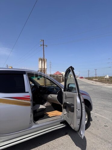 Mitsubishi L200 2011, 181,100 km - 2.5 l - Bakı