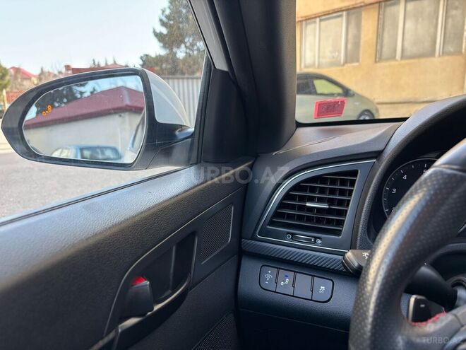 Hyundai Elantra 2018, 114,907 km - 1.6 l - Bakı