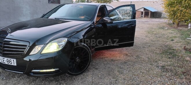 Mercedes E 220 d 2011, 351,000 km - 2.2 л - Beyləqan
