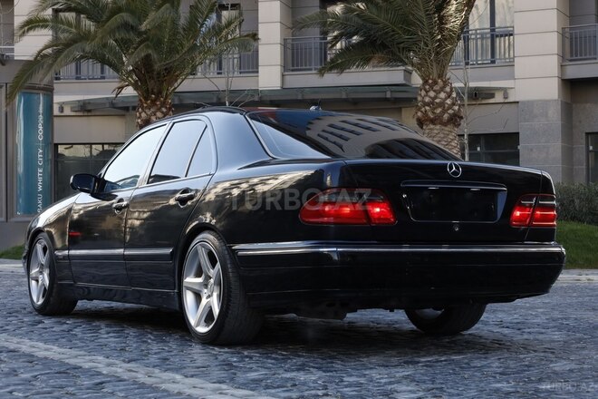 Mercedes E 280 2001, 236,719 km - 2.8 л - Bakı