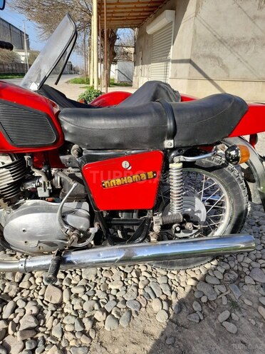 IJ Planeta 5 1992, 600,000 km - 0.4 l - Salyan