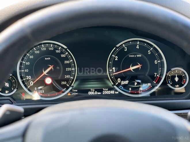 BMW 528 2015, 250,000 km - 2.0 l - Bakı