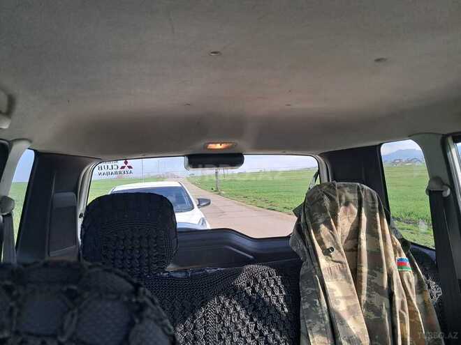 Mitsubishi Pajero io 2000, 348,000 km - 2.0 л - Yardımlı