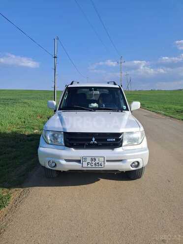 Mitsubishi Pajero io 2000, 348,000 km - 2.0 л - Yardımlı