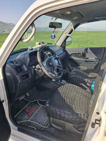 Mitsubishi Pajero io 2000, 348,000 km - 2.0 л - Yardımlı