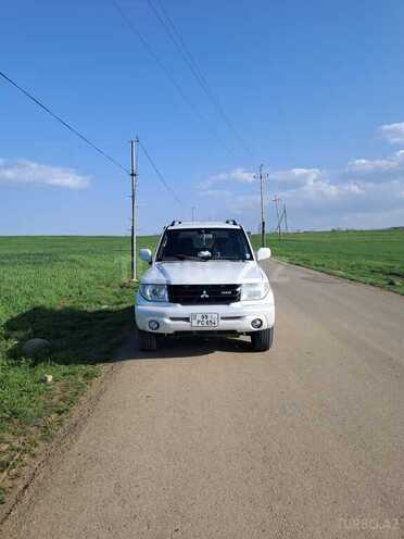 Mitsubishi Pajero io 2000, 348,000 km - 2.0 л - Yardımlı
