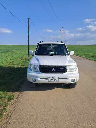 Mitsubishi Pajero io 2000, 348,000 km - 2.0 л - Yardımlı