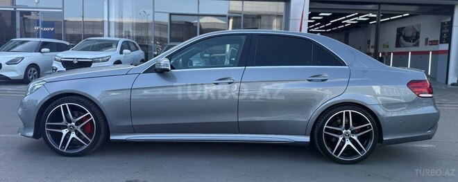 Mercedes E 220 d-11