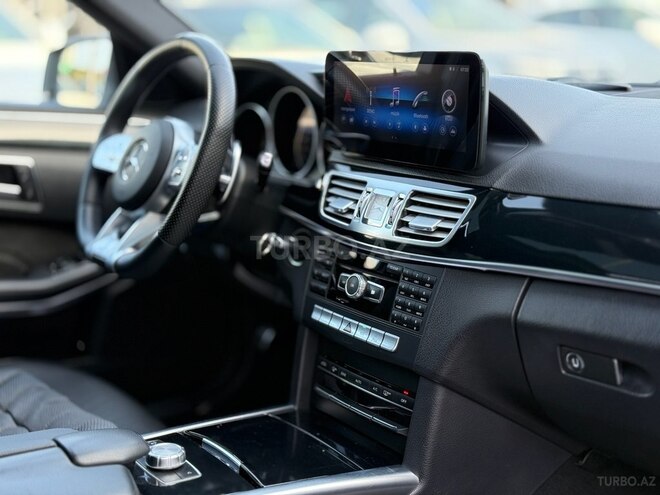 Mercedes E 220 d-12