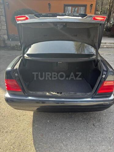 Mercedes E 200 1999, 293,000 km - 2.0 l - Quba
