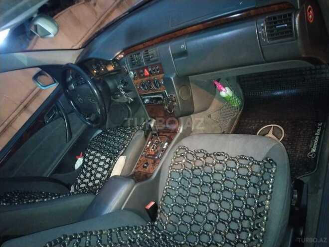 Mercedes E 200 2000, 327,000 km - 2.0 l - Bakı