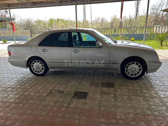 Mercedes E 200 2000, 314,500 km - 2.0 l - Bərdə