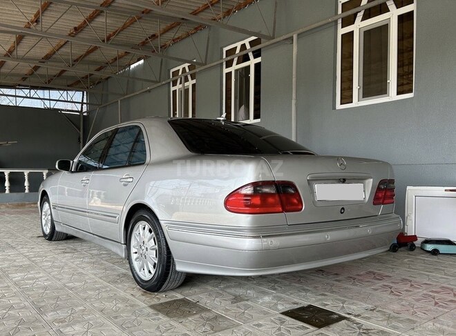 Mercedes E 200 2000, 314,500 km - 2.0 l - Bərdə