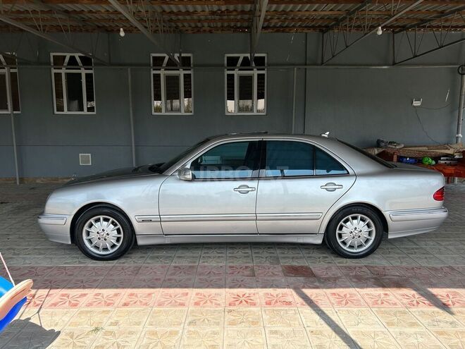 Mercedes E 200 2000, 314,500 km - 2.0 l - Bərdə