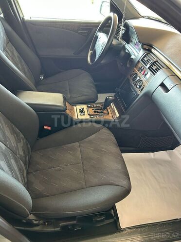 Mercedes E 200 2000, 314,500 km - 2.0 l - Bərdə