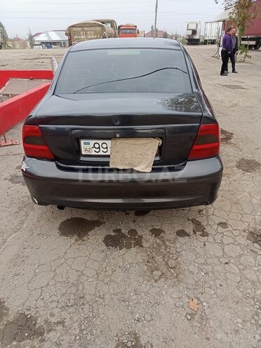 Opel Vectra 2000, 352,000 km - 1.8 l - Qazax