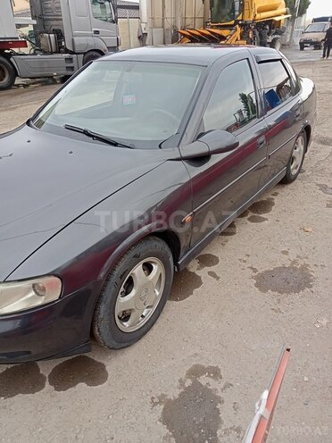 Opel Vectra 2000, 352,000 km - 1.8 l - Qazax