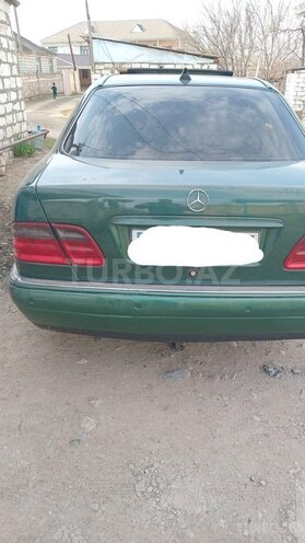 Mercedes E 280 1998, 226,500 km - 2.8 l - Qazax