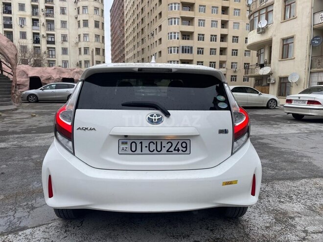 Toyota Aqua 2017, 135,000 km - 1.5 l - Bakı