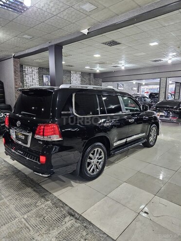Toyota Land Cruiser-6