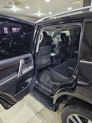 Toyota Land Cruiser-11