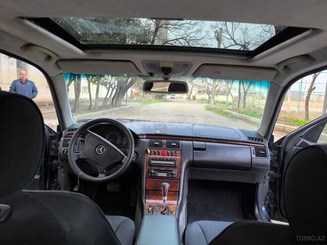Mercedes E 240 1999, 393,842 km - 2.4 л - Gəncə