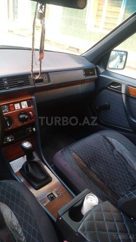 Mercedes E 200 d 1992, 240,000 km - 2.0 л - Qusar