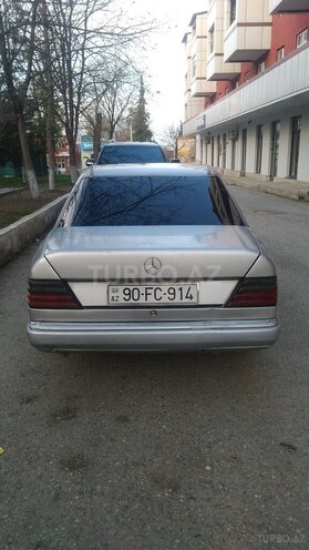Mercedes E 200 d 1992, 240,000 km - 2.0 л - Qusar