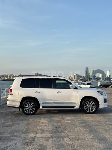 Lexus LX 570-4