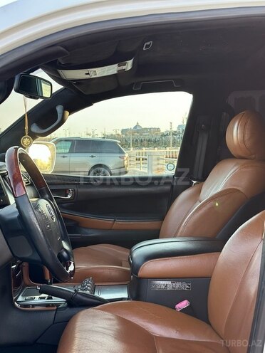 Lexus LX 570-11