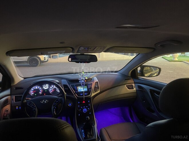 Hyundai Elantra 2015, 157,759 km - 1.8 л - Bakı