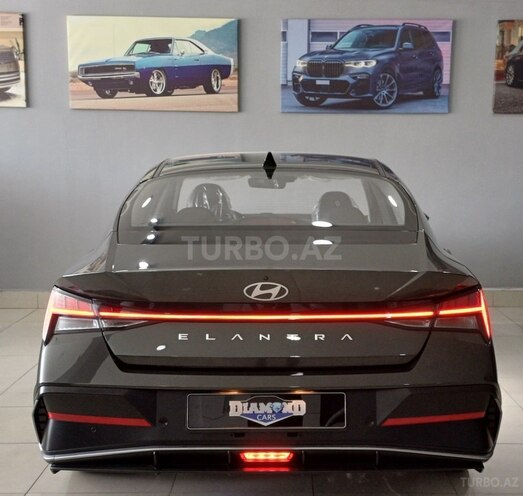 Hyundai Elantra-8