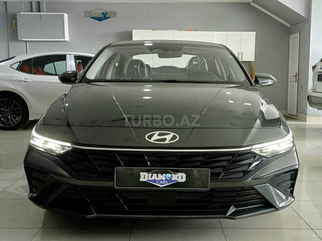 Hyundai Elantra-2