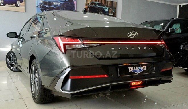 Hyundai Elantra-9