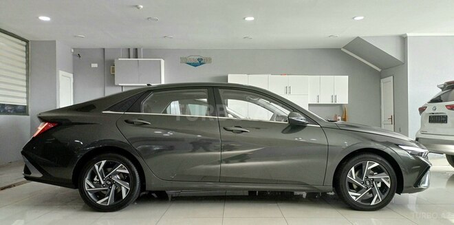Hyundai Elantra-4