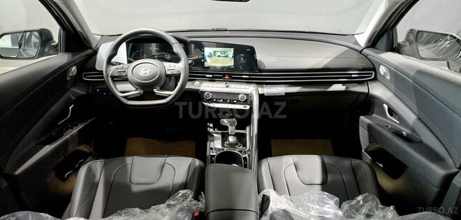 Hyundai Elantra-12