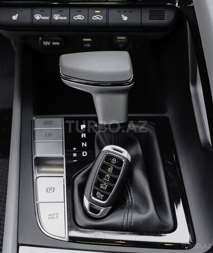 Hyundai Elantra-17