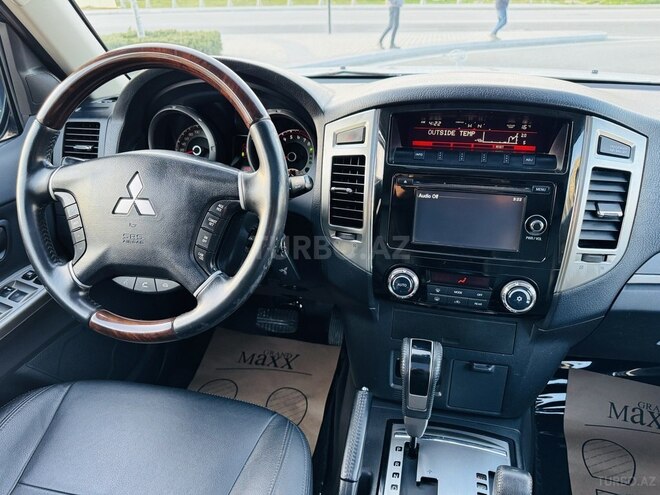 Mitsubishi Pajero 2017, 135,000 km - 3.0 l - Bakı