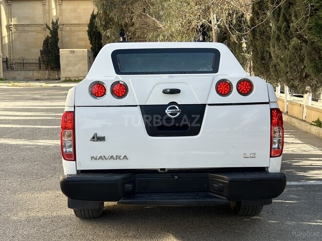 Nissan Navara 2011, 397,000 km - 2.5 l - Bakı