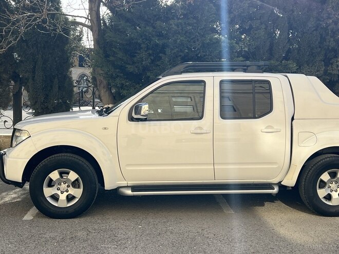 Nissan Navara 2011, 397,000 km - 2.5 l - Bakı