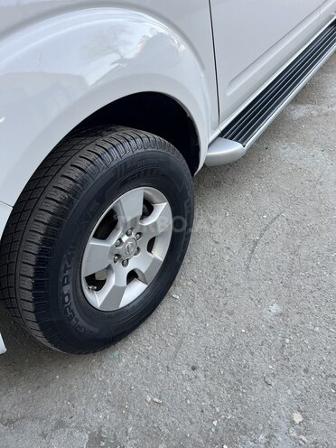 Nissan Navara 2011, 397,000 km - 2.5 l - Bakı
