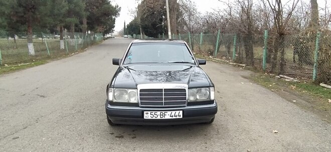 Mercedes E 260 1989, 562,022 km - 2.6 l - Gəncə