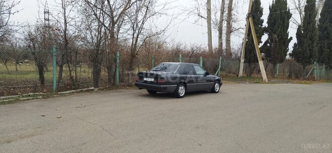 Mercedes E 260 1989, 562,022 km - 2.6 l - Gəncə