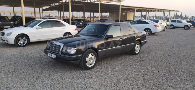 Mercedes E 260 1989, 562,022 km - 2.6 l - Gəncə