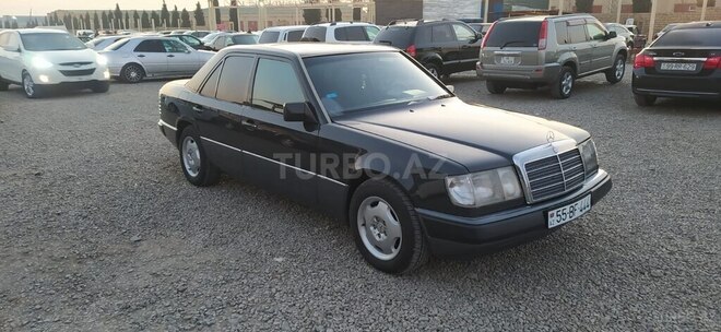 Mercedes E 260 1989, 562,022 km - 2.6 l - Gəncə