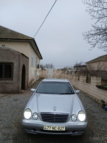 Mercedes E 270 2001, 405,600 km - 2.7 l - Salyan