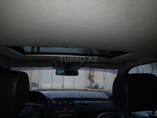 Mercedes E 270 2001, 405,600 km - 2.7 l - Salyan